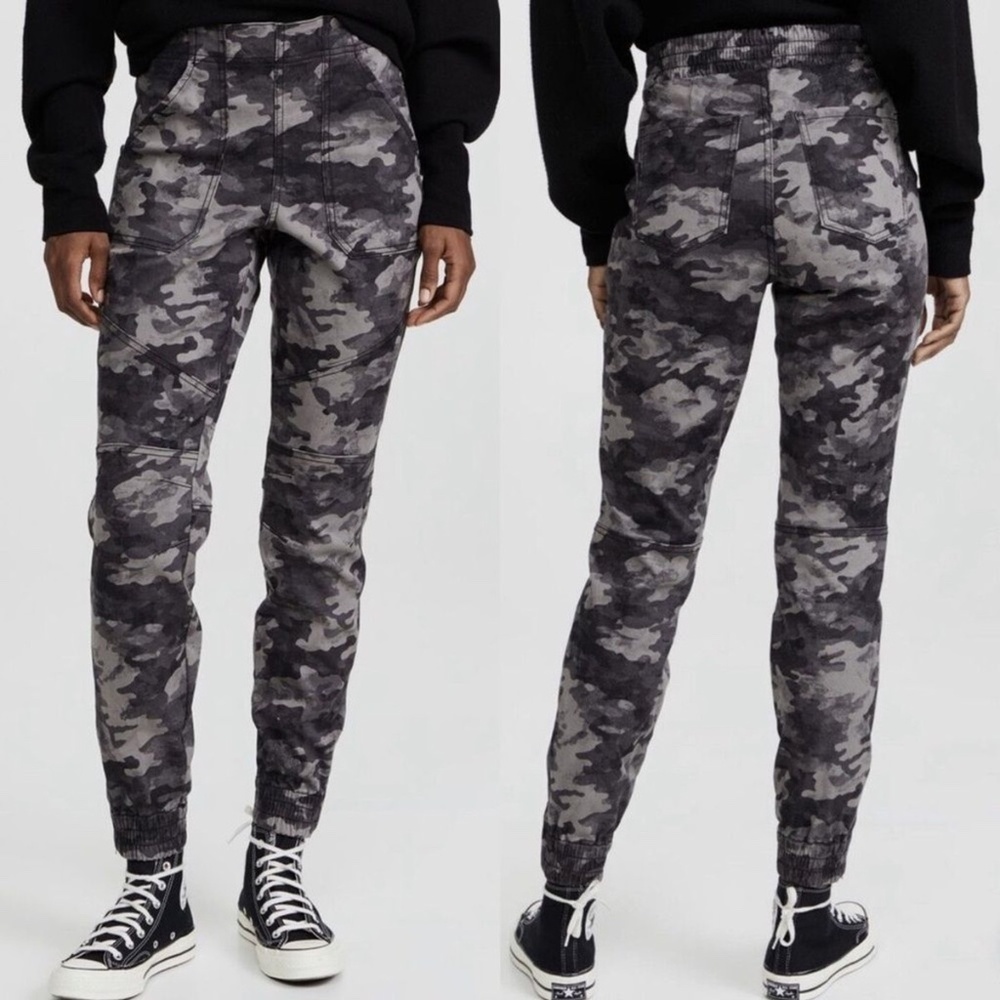 SPANX Gray Camo High Waisted Cargo Joggers Size M EUC!
